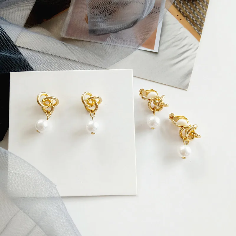 

Women unique earrings geometric copper quality earrings Ms pearl earring delicate earrings wholesale fashion metal