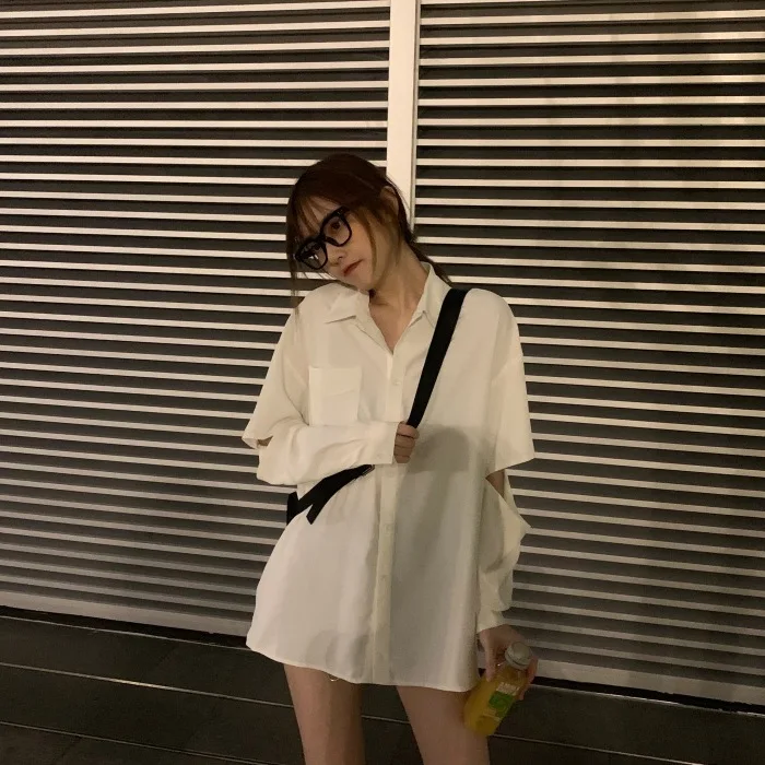 

2019 Summer New Style Sun Shirt Hollow out Shirt Women's Sense of Design Non-mainstream Young Loose-Fit Scheming Retro Hong Kong