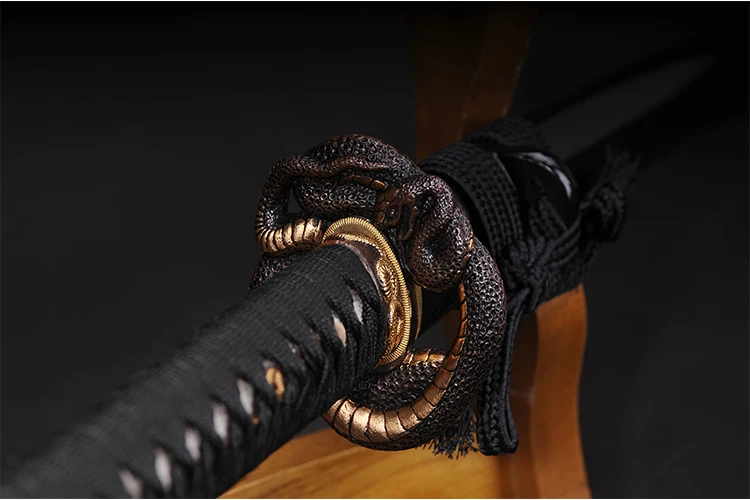 Samurai sword Katana Japanese Handmade Folded Steel sharp edge Dragon Tsuba Wooden Saya Ninja swords Decorative metal craft