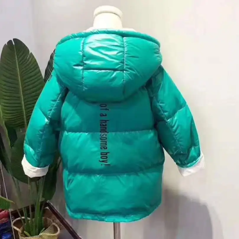 Модное Брендовое пальто; одежда для маленьких девочек; детская Глянцевая теплая парка с буквенным принтом для девочек; детские зимние пуховики для мальчиков; Y2432