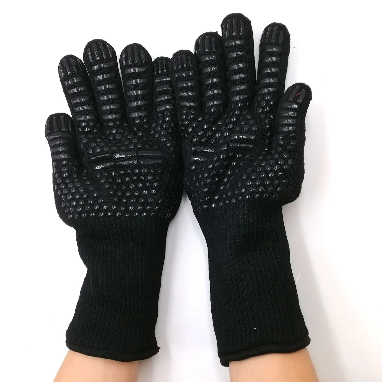 

Amazon Hot Sales Kitchen Supplies Black And White with Pattern Silica Gel BBQ Oven Gloves Double Layer Fire Prevention Oven Glov