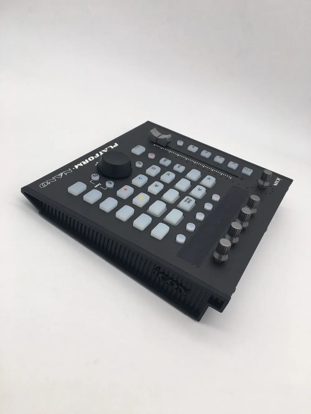 Значок платформы нано DAW контроллер USB MIDI/аудио контроллер с моторизованным фейдером для производителя, инженера, музыканта, студии