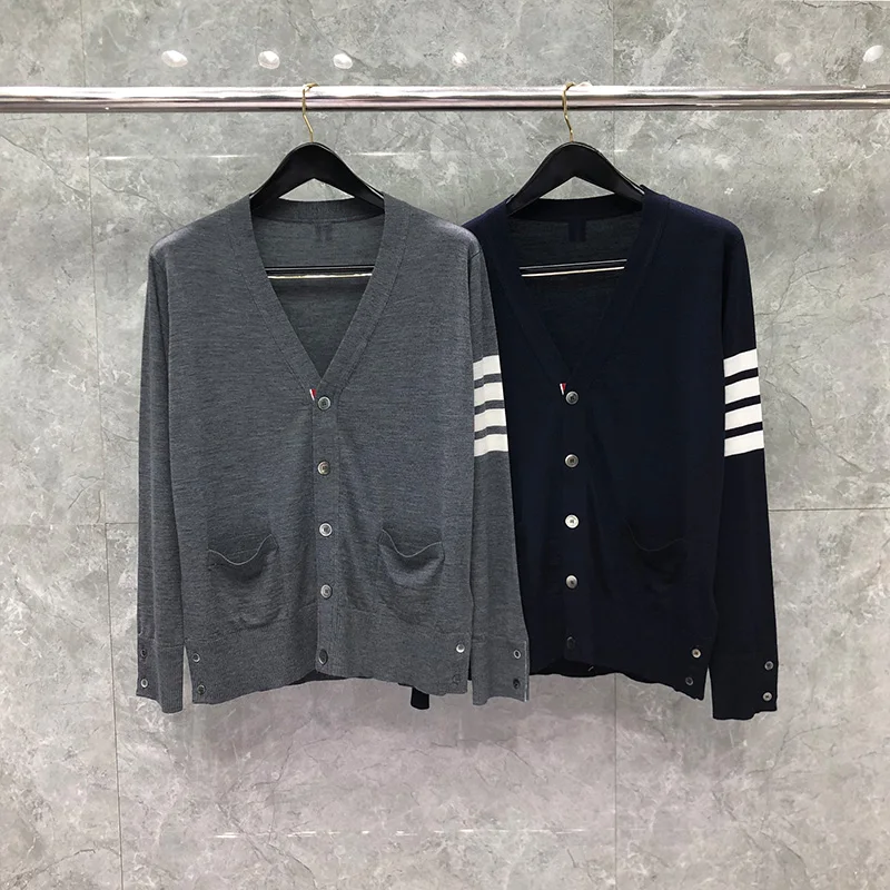 

24FW New In Men's Sweater Korean Fashion Y2K Sweater Male Yangtze Sand 4-Bar Milano Stitch V-Neck Cardigan Hot Sale Sweaters