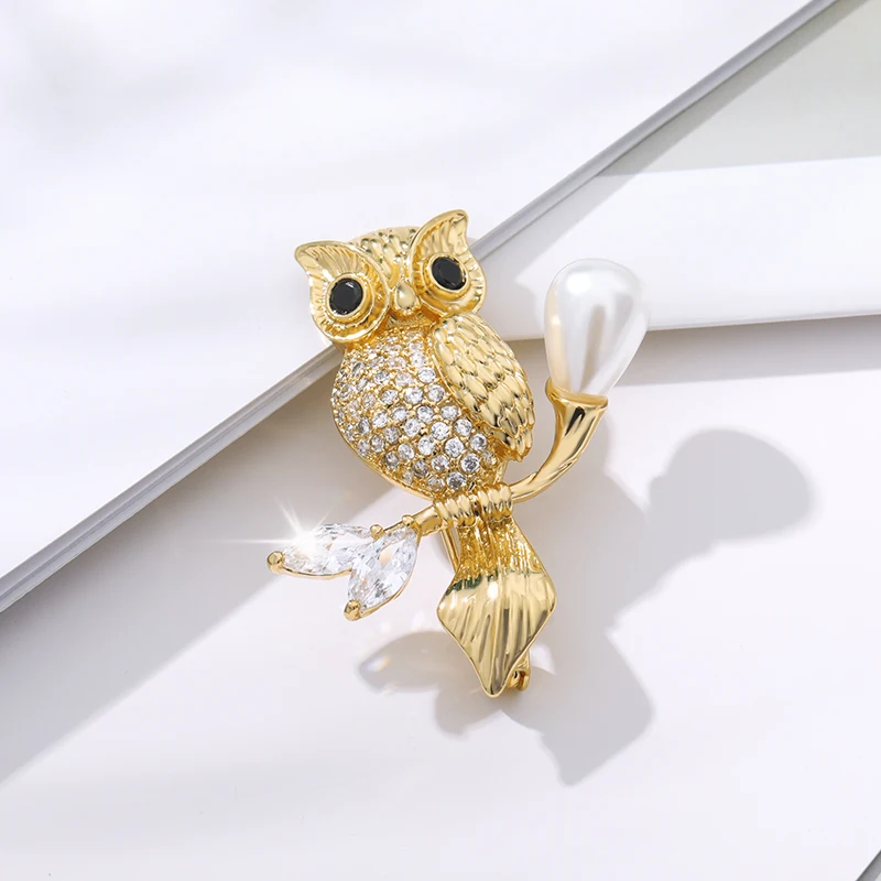 

Vintage Cubic Zircon Owl Brooches Pins Jewelry black eye Animal Pins Brand Copper Accessories Pearl brooch Pins