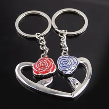 В настоящее время доступны металла с алмазной розой брелоки для пар творческий день Святого Валентина практичные маленькие подарки