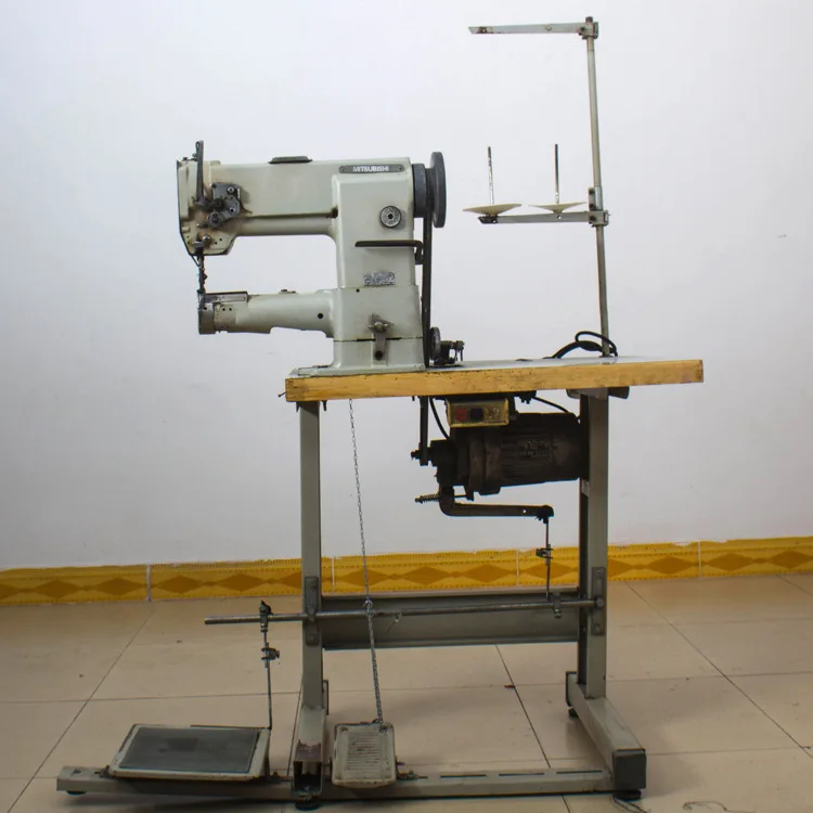 

SECOND SEWING MACHINE SINGLE NEEDLE HIGH PERFORMANCE FOR THICK FABRIC SUCH AS BAGS