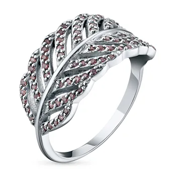 

A ring of silver with garnet e0606kts04202567