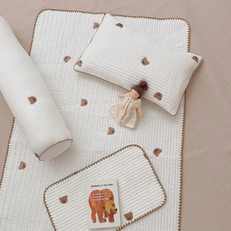 

Корейское стеганое хлопковое постельное белье для детской кроватки, постельное белье, простыни с вышивкой медведя, детское постельное белье, покрывало для кровати