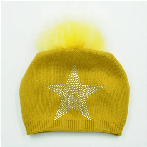 Yellow match fur Шерстяной вязаный Повседневное шапки бини шапки из натурального енота меховой помпон шляпа Для женщин теплые женские Кепки с Стразы женские На зимнем меху Шапки - Цвет: Yellow match fur