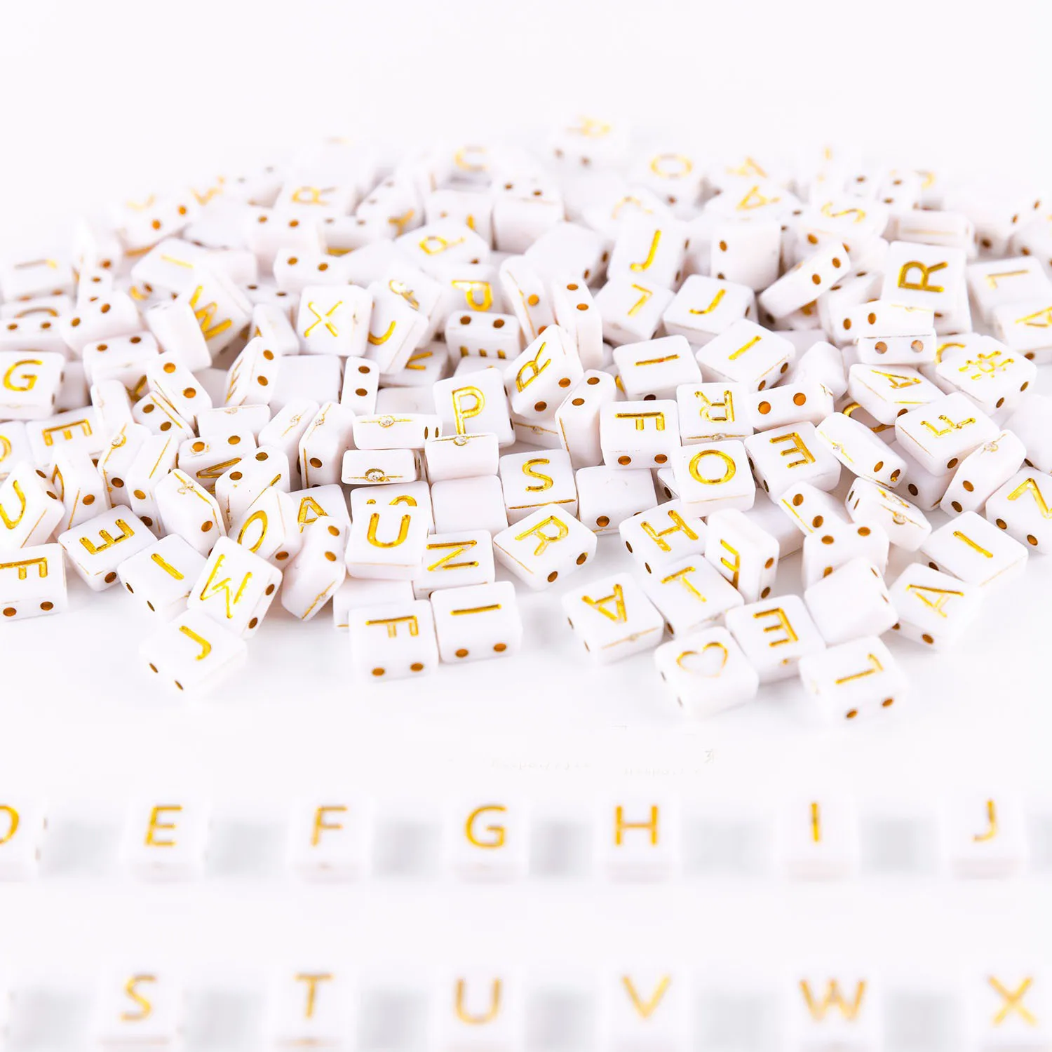 

White with Gold English Initial Alphabet Acrylic Beads with 2 Holes 1800pcs Flat Square Shape 4*9mm Plastic Alphabet Spacer DIY