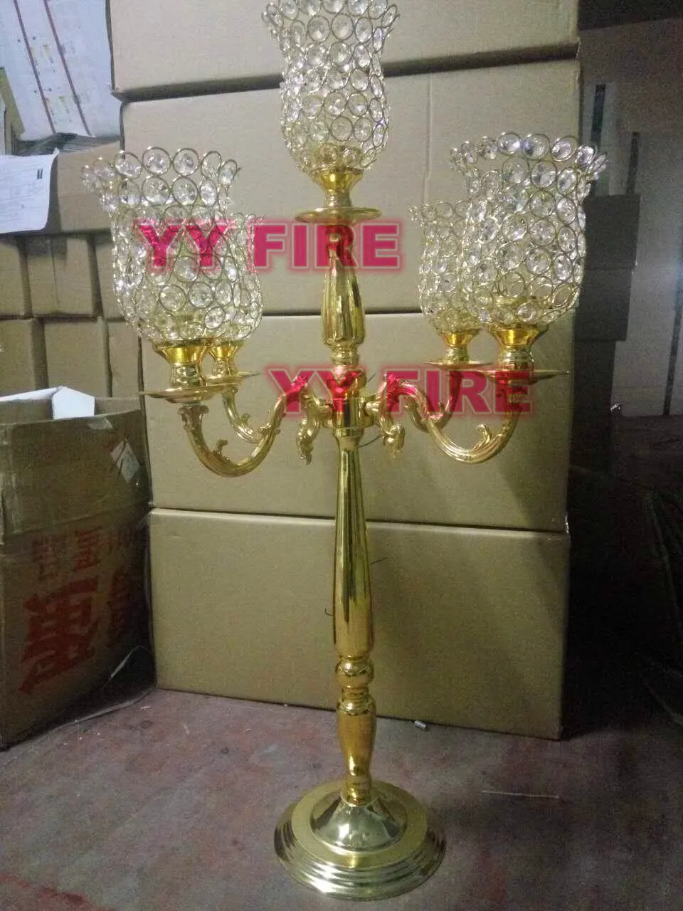 

Luxury Gold Color Mermaid 5 Arm Tuilp Candelabra Hollow Iron Artistic Retro Candle Holder Wedding Props Road leads