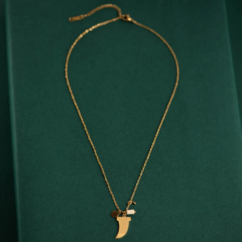 Fever&Free модное ожерелье из нержавеющей стали для женщин, Золотое маленькое ожерелье с роговым листком, рождественское очаровательное винтажное ювелирное изделие