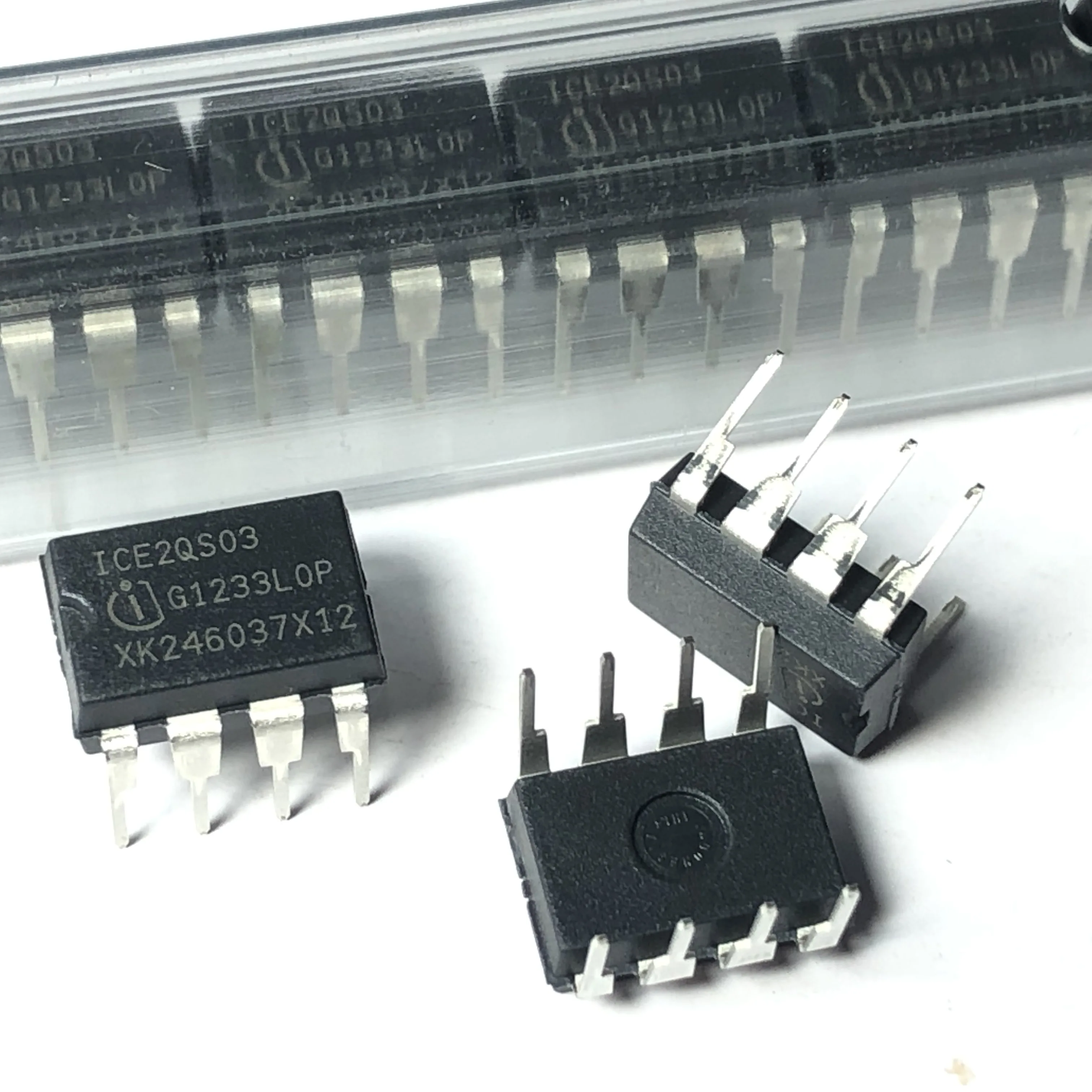 ICE2QS03 2QS03 DIP-8 новые оригинальные 10 шт./лот