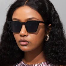 

New Vintage Cat Eye Women Sunglasses American Style Black Simple Trending Luxury Designer Glasses Unisex Decorative Eyewear UV40