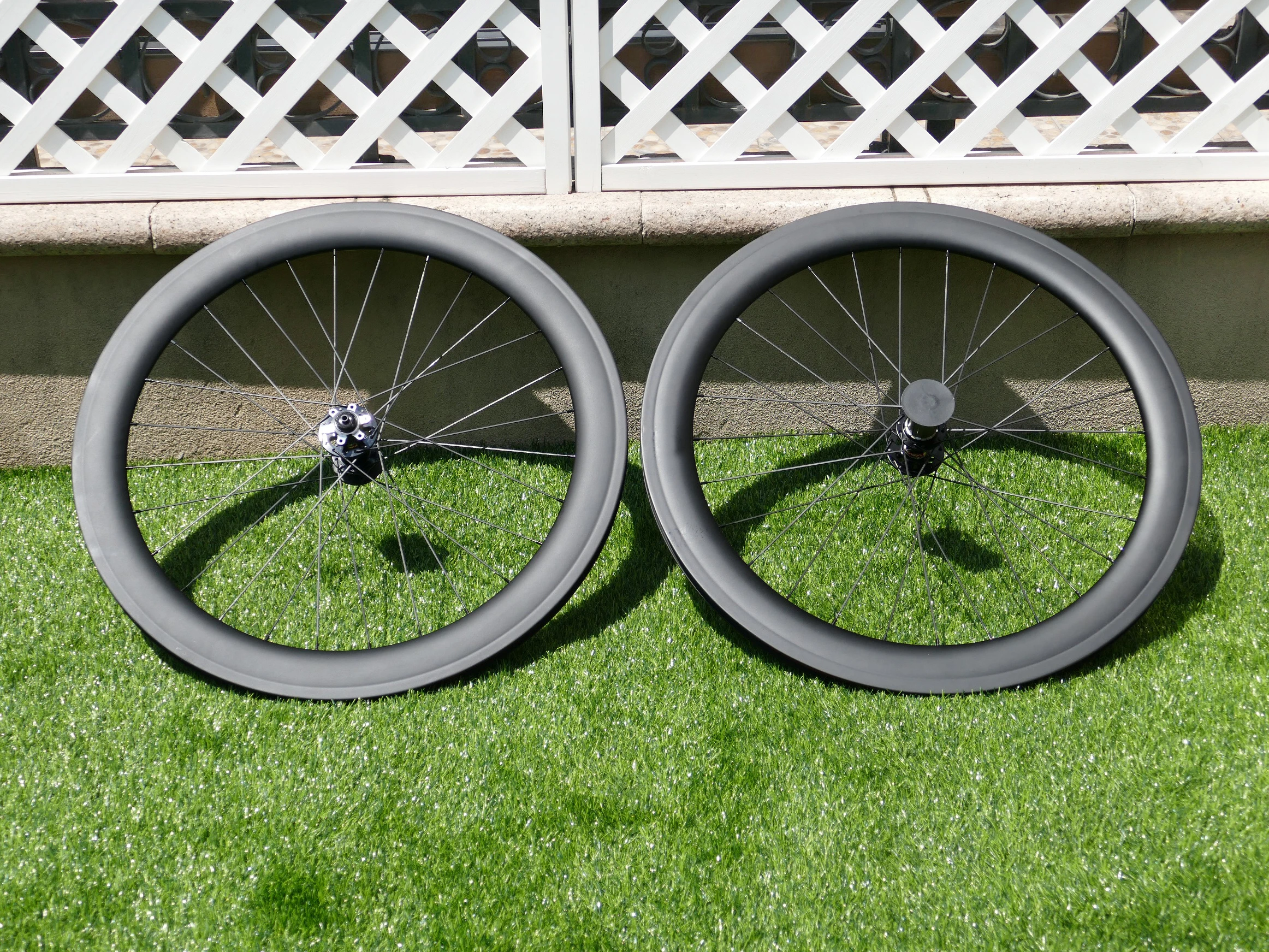 

Ultra Light Clincher Wheelset 60mm Full Carbon Road Cyclocross Bike Wheelset Disc Brake Thru Axle Front 110*12mm / Rear 148*12m