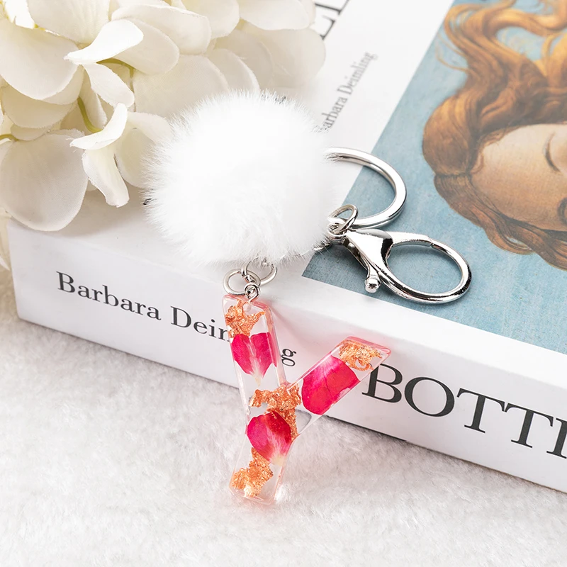 1PC portachiavi vero fiore secco Hotpink colore inglese lettera portachiavi  con pompon 26 parole dalla A alla Z Charms borsa per donna