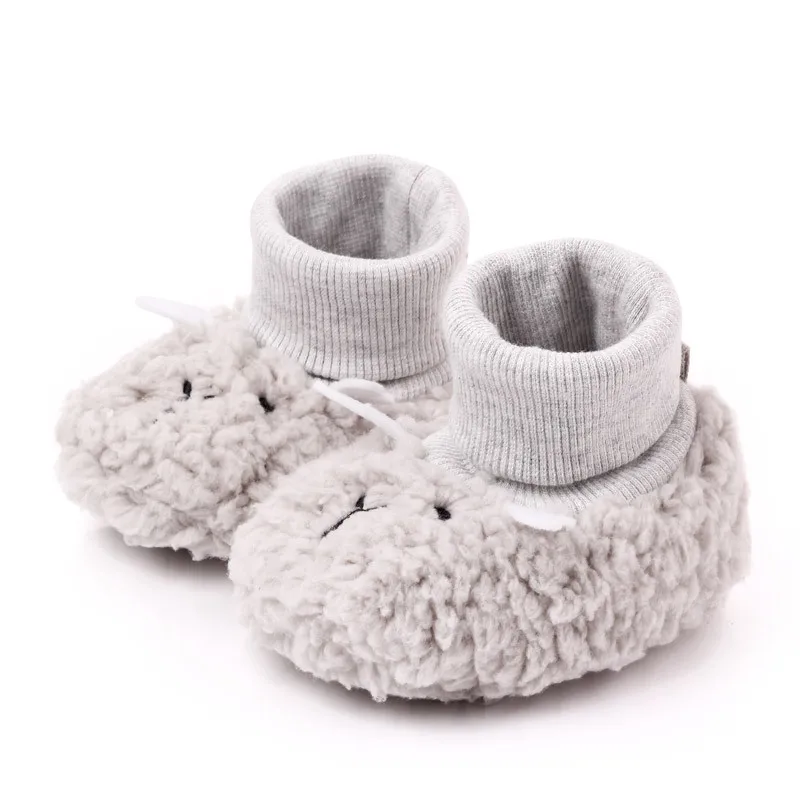 Новые зимние детские ботинки; Милые флисовые пинетки для маленьких мальчиков и девочек с изображением маленьких овечек; очень теплая обувь для малышей