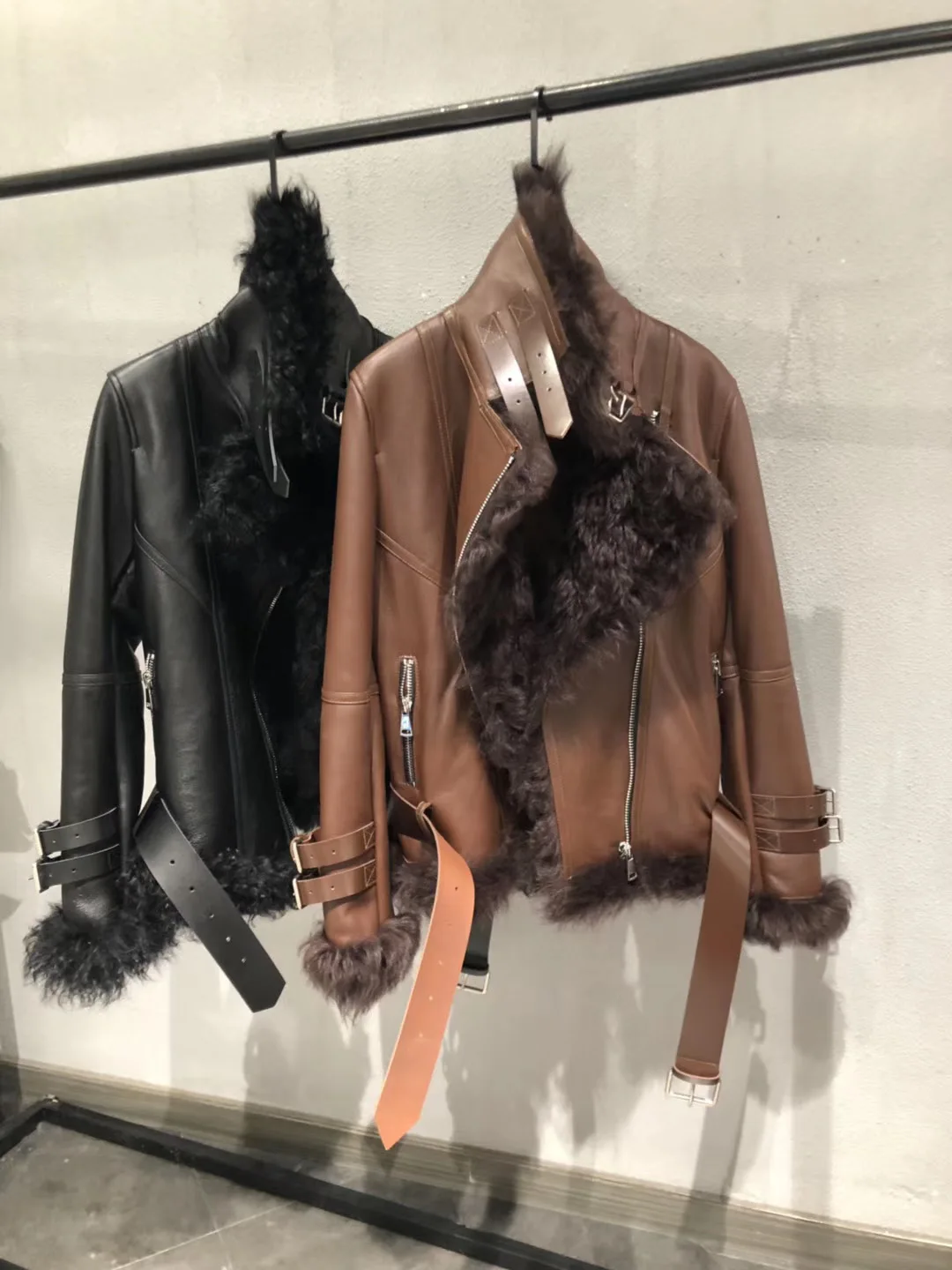 Пальто из натурального меха для женщин, зимняя куртка из натуральной овечьей кожи, новинка, Модная стильная женская одежда