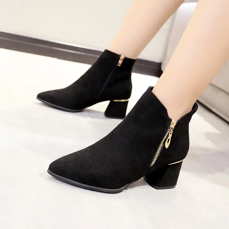 

LZJ 2019 Autumn Woman Chelsea Boots Female Fashion Metal Pointed Toe Zip Square High Heel Ankle Boots Sexy Ladies Shoes 34-39