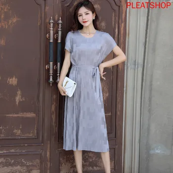

Summer New Women's Waist Hugging Slim Loose Round Neck Elegant Pleated Dress MIYAKE Please Vestido De Mujer Robes Robe Femme