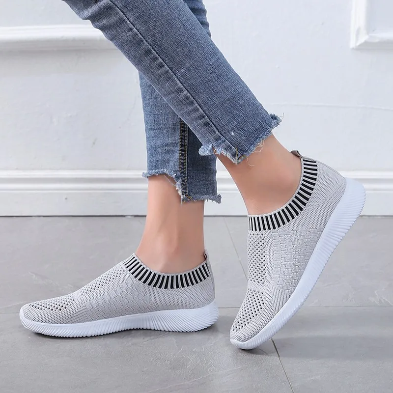 

2020 new summer shoes woman casual mesh flying knit large size 43 light weight comfortable slip-on platform female sneakers