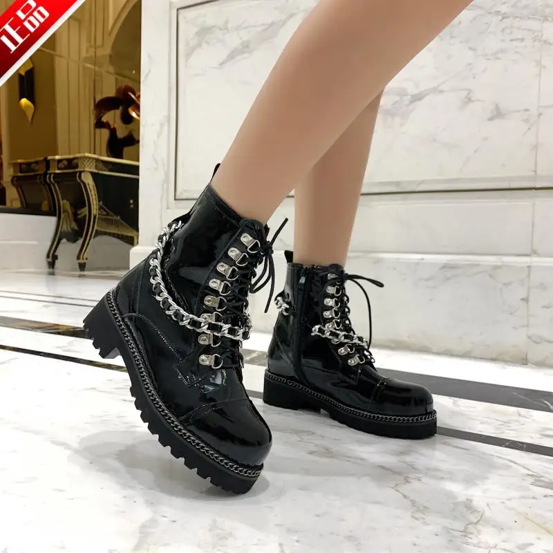 

New Trend in Autumn and Winter 2019 High Rivet with Flat Bottom, Single Lacquer Leather, British Retro Tie Leather, Zipper Shoes