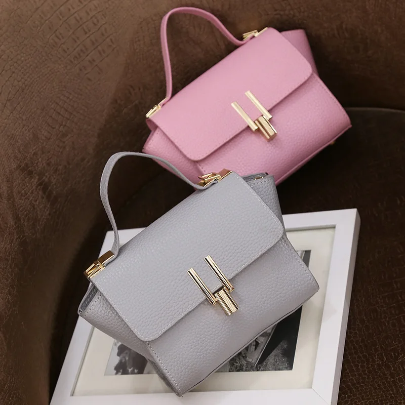 

2018 WOMEN'S Bag New Style Wings Style Bag Embossed Leather U-Shaped Lock Small Hand Crossbody Bag Bat Bag