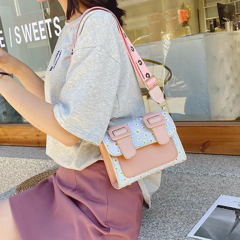 

Summer fashion bag 2020 new trendy net red small square bag foreign simple messenger bag female wild ins female bag