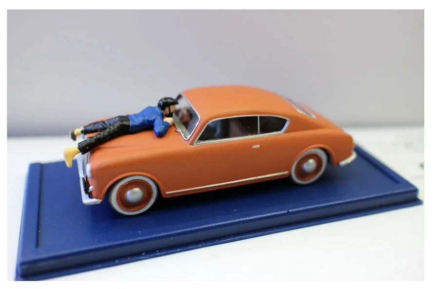 Miniature vehicle ep 1/43 decalcomanie figure 1 triangle heco panel car 