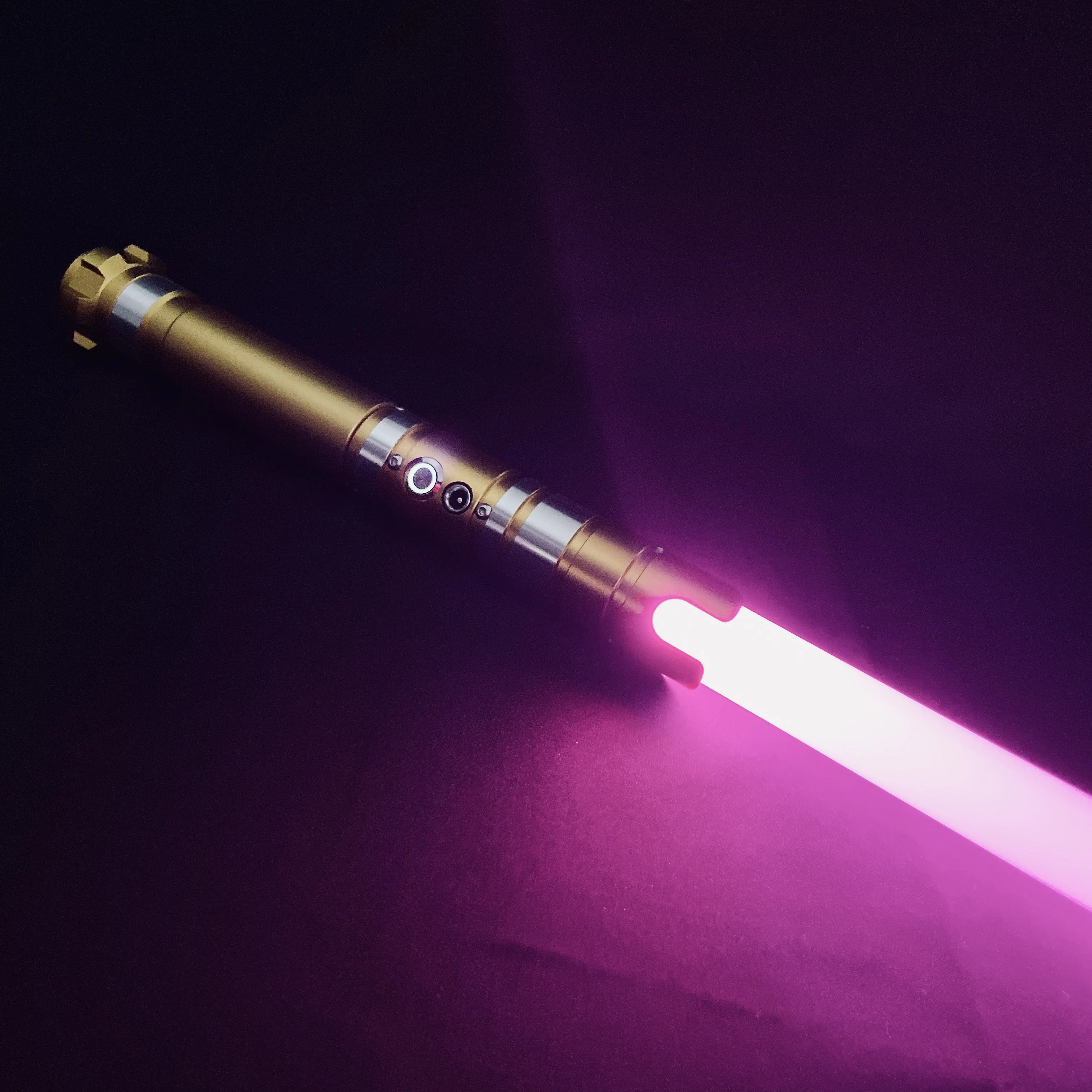 Sable de luz TXQsaber RGB de 1 pulgada, hoja de vaciado FX sable de luz con sonido y luz LED, mango de Metal de juguete para niños - 1