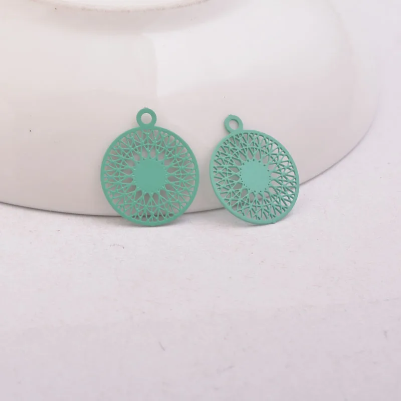 Peacock Green 100 шт AA3739 15*17 мм латунь филигрань плоский круглый очаровательный, с мелкими драгоценными камнями золотые и серебряные украшения серьги кулон части - Окраска металла: Peacock Green