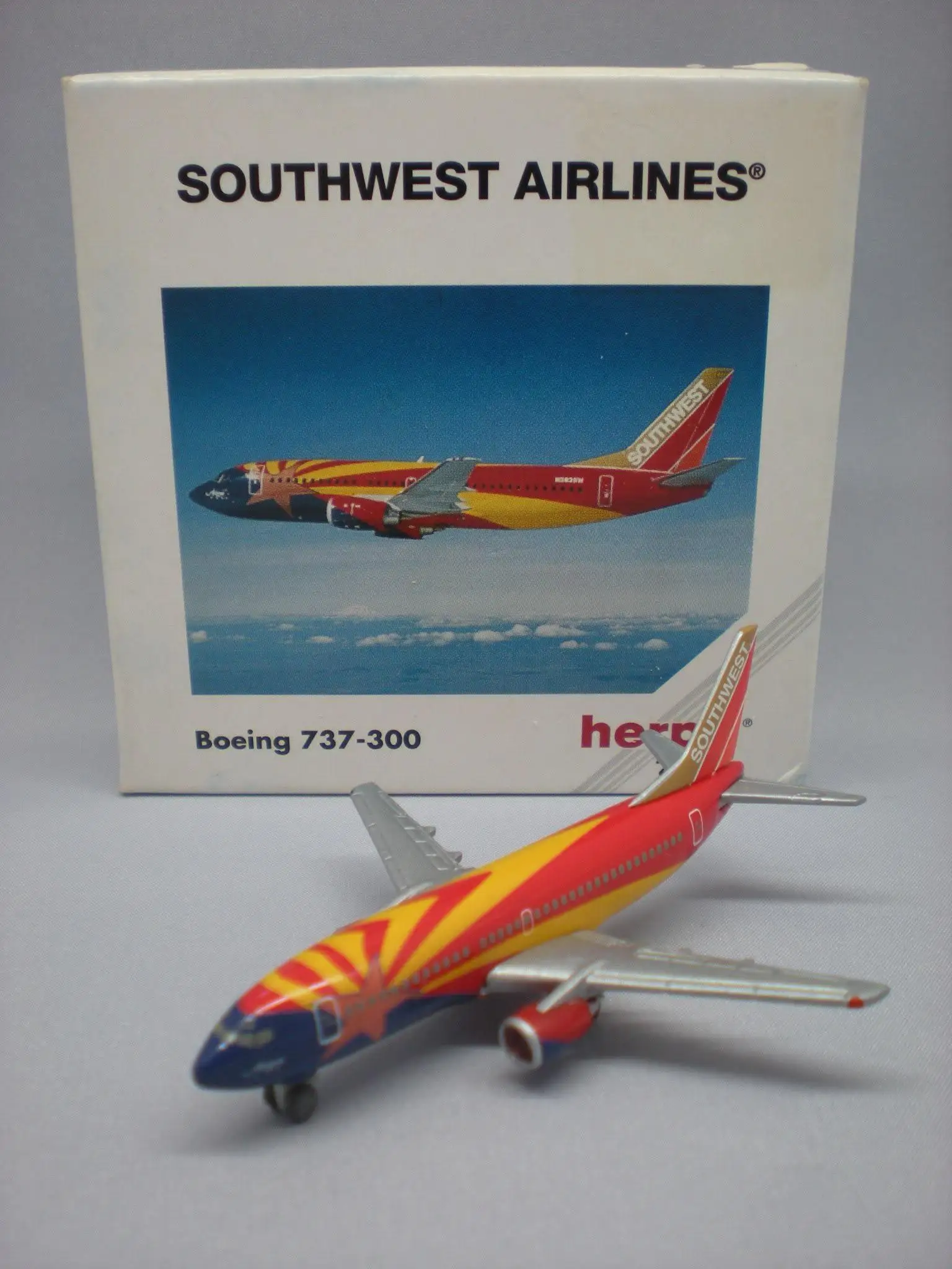 HERPA 500555 SOUTHWEST AIRLINES 'SILVER' BOEING 737-300 1-500 SCALE 