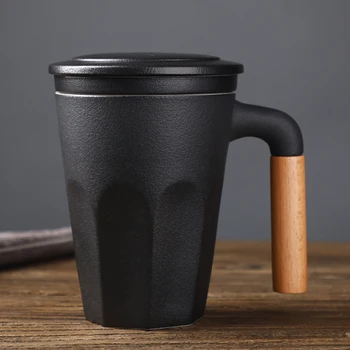 

Vintage Coffee Mug with Lid Spoon Ceramics Office Insulated Coffee Mugs Self Stirring Creative Caneca Strawberry Milk XX60CM