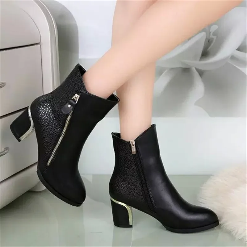 New Women's Short Boots Large Size Thick with Wild Martin Boots Zapatos De Mujer Platform Boots Ankle Boots for Women 35-43