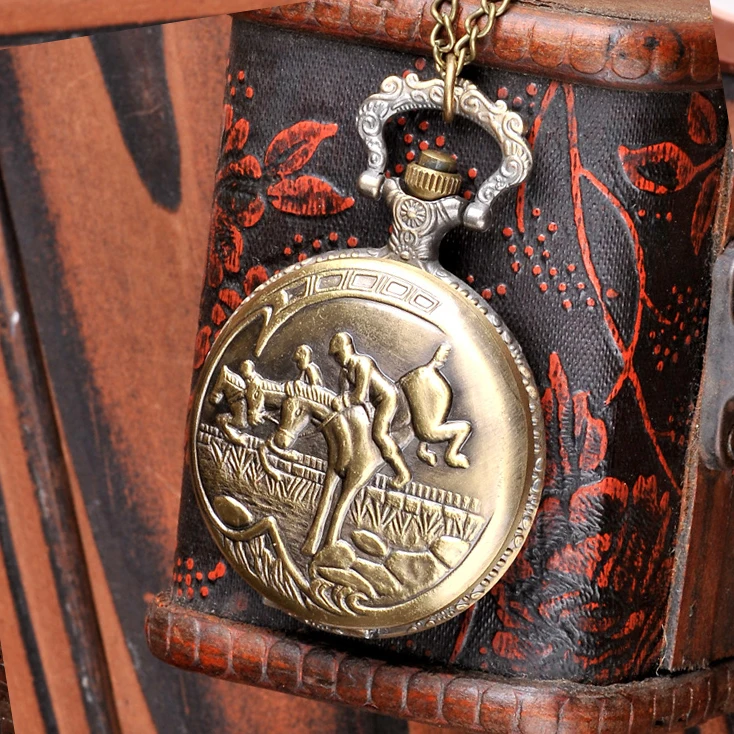 

Quartz pocket watch Large Carved Three Horses Racing Vintage Retro Fashion White Surface Pocket Watch