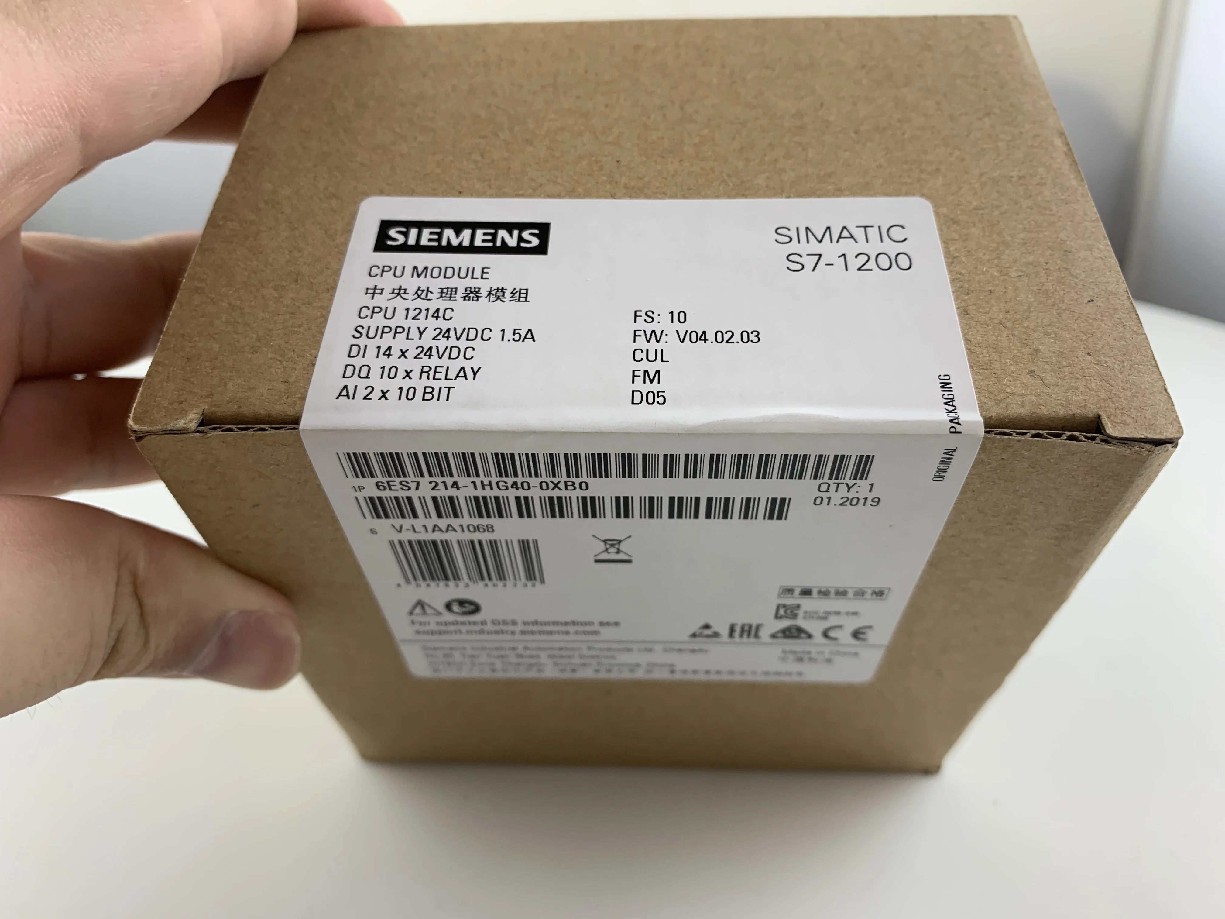 6ES7214-1HG40-0XB0 SIMATIC S7-1200 CPU 1214C компактный процессор DC/реле встроенный I/O: 14 DI 24V |