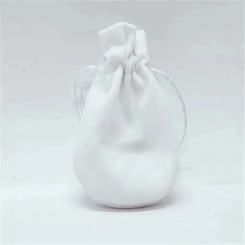 Белая сумка для ювелирных изделий Подходит женской модели. Поддержка