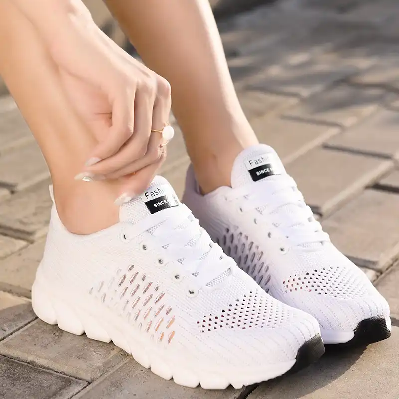stylish tennis shoes womens