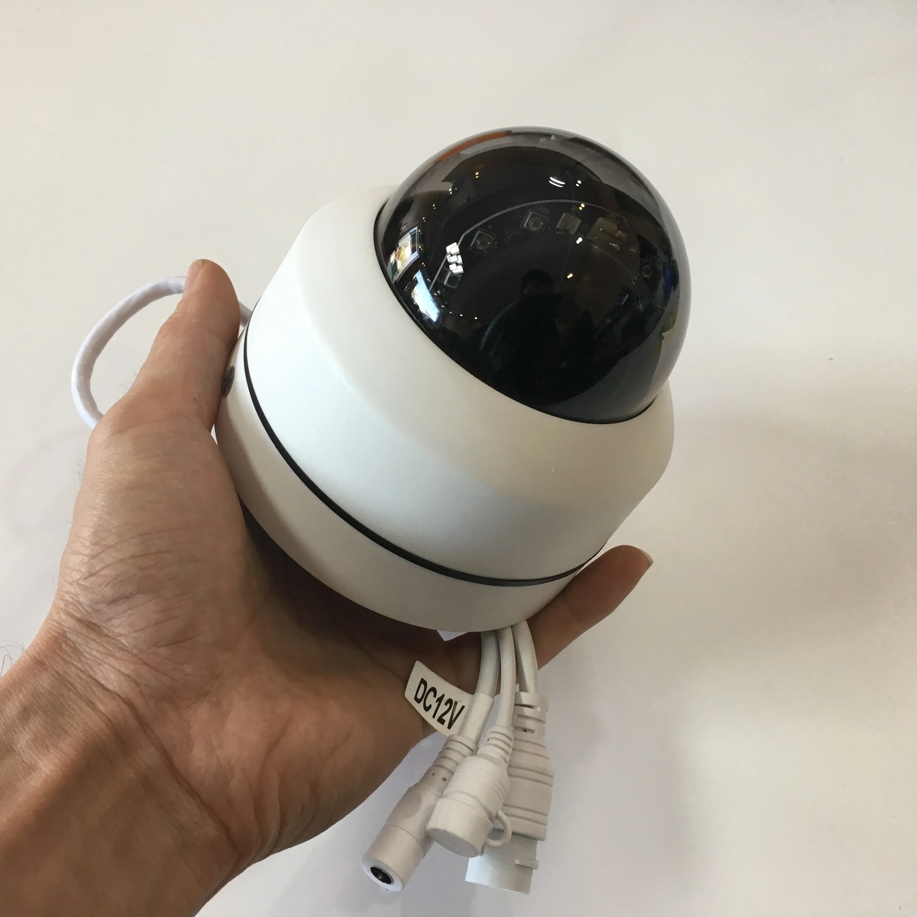 Беспроводной автоматическое отслеживание PTZ IP Камера 4 + 4xzoom видеонаблюдения