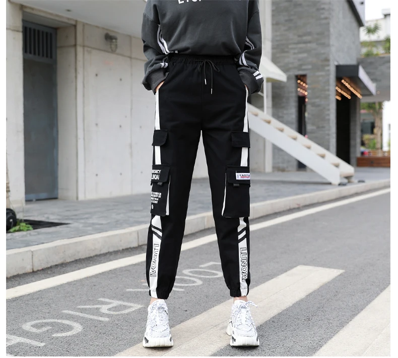 NEW 2020 HOT Women'Pants High Waist pants Big Pockets Cargo pants Baggy Tactical Trouser Loose Streetwear hip hop joggers pants NEW 2020 HOT Women'Pants High Waist pants Big Pockets Cargo pants Baggy Tactical Trouser Loose Streetwear hip hop joggers pants
