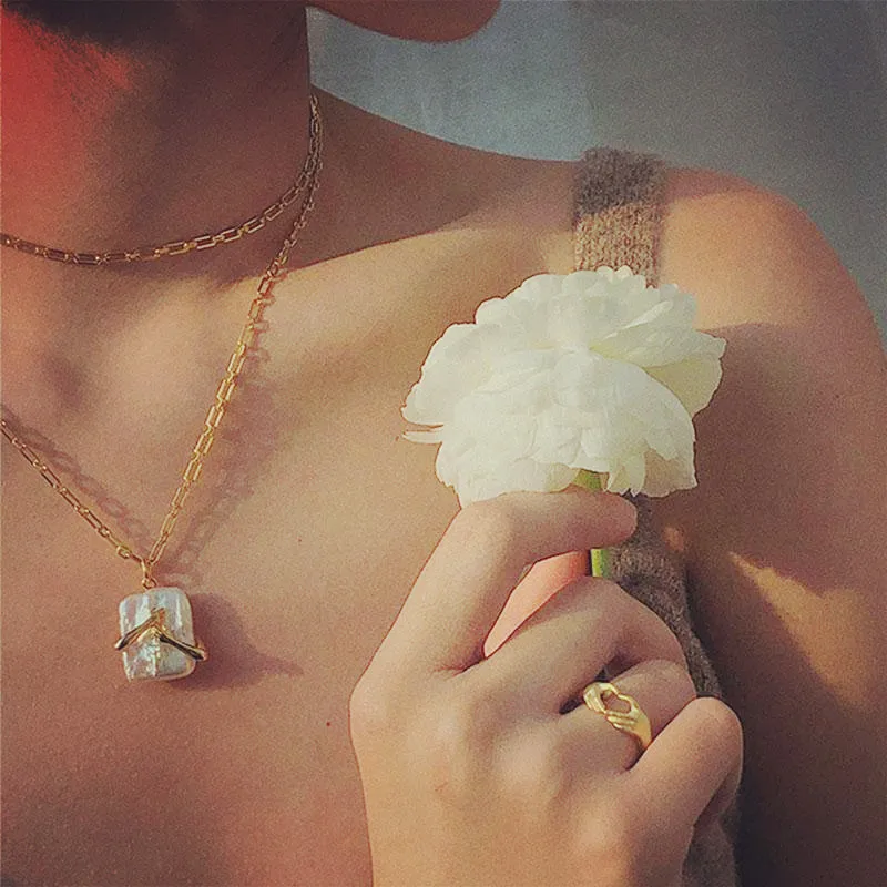 Two handed Baroque Necklace2