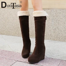 DORATASIA/Женская обувь на танкетке и высоком каблуке; женская обувь на платформе; коллекция года; модные зимние теплые сапоги до колена; 2 варианта расцветки; размеры 32-43