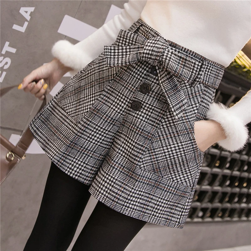 New Autumn Winter Wool Shorts Women Korean High Waist Plaid Wide Leg Shorts Femme Casual Loose Boots Shorts