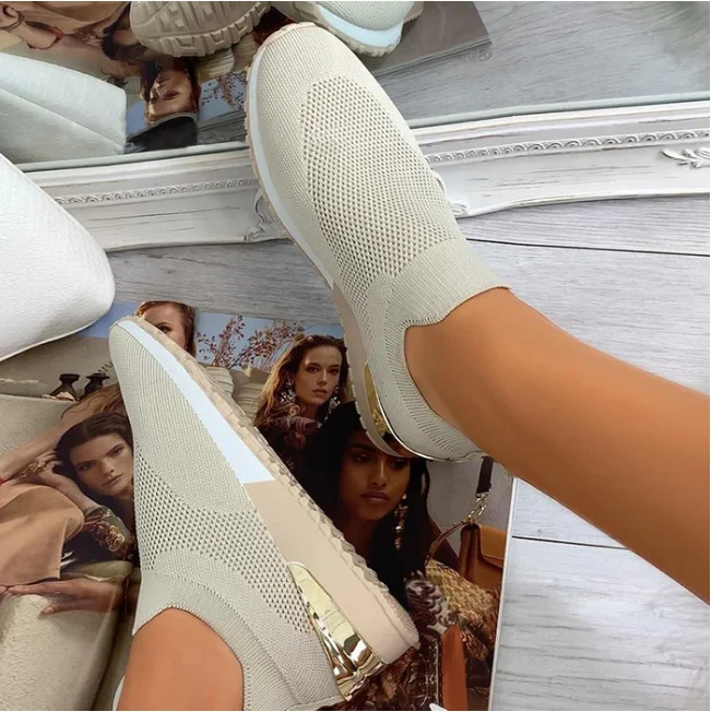 Solid Color Slip-On Knit Sneakers
