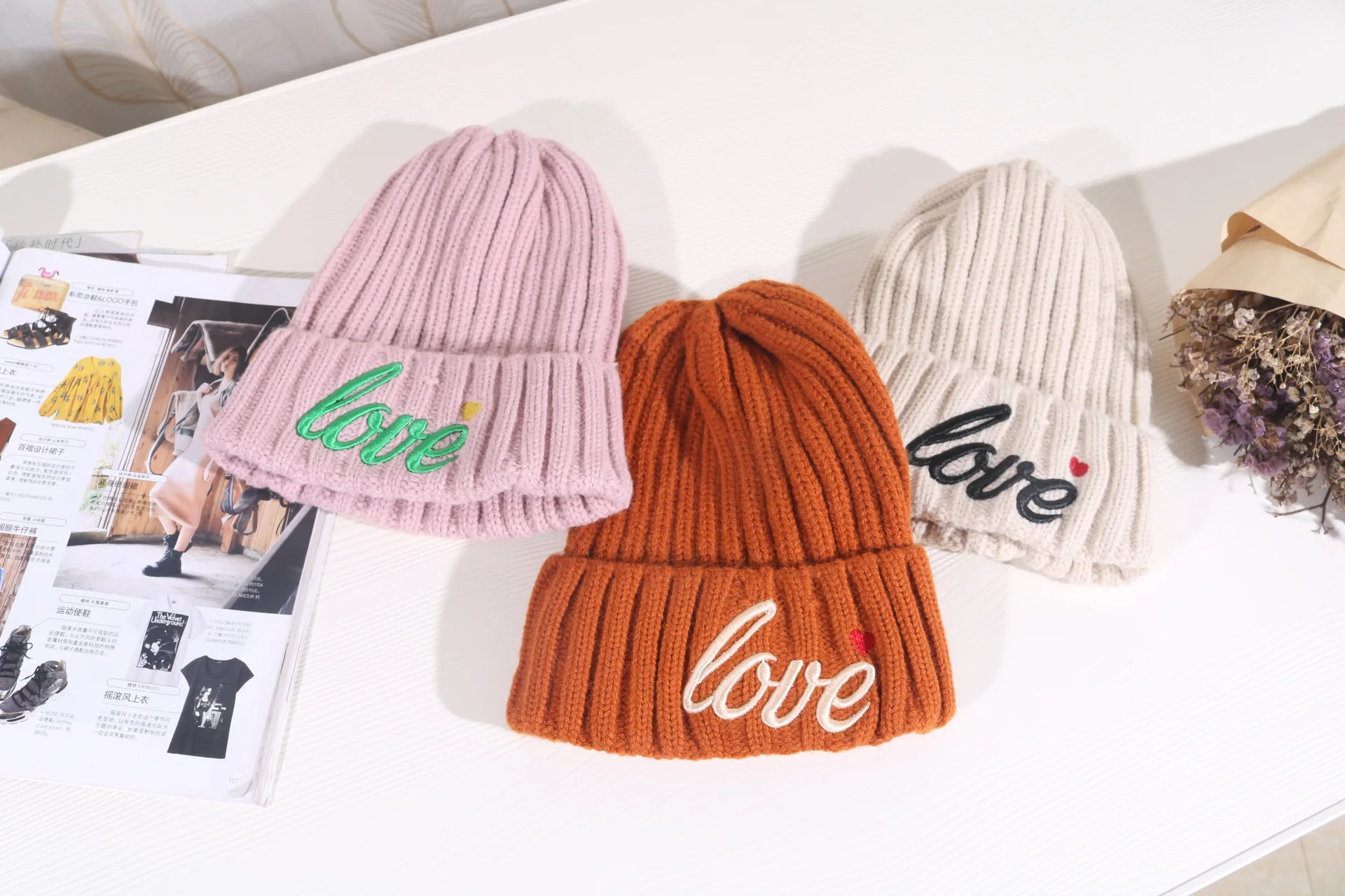 Вязаная Шапочка конфетного цвета с вышитыми буквами love beanie, зимняя уличная шапка для пары, шапка в Корейском стиле