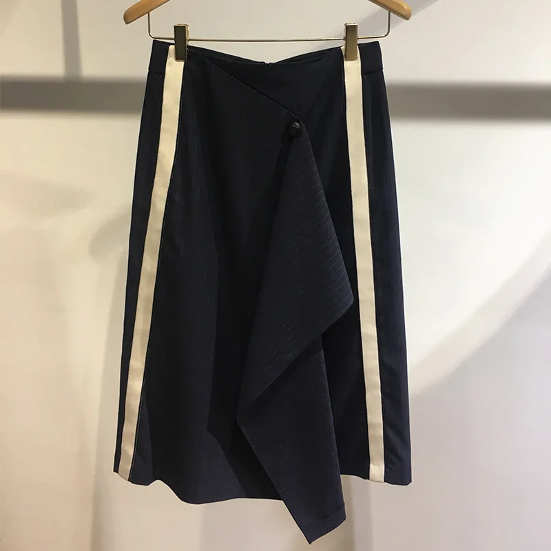 

Women Skirt 2019 Autumn and Winter New Fashion Contrast Color Striped Button Decoration Irregular Women's Skirt