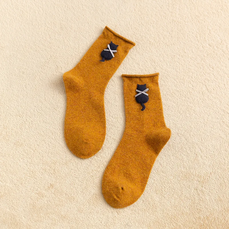 Новые шерстяные длинные хлопковые носки для женщин; сезон осень-зима; INS; милые теплые мягкие носки средней длины с рисунком кота для девочек - Цвет: C