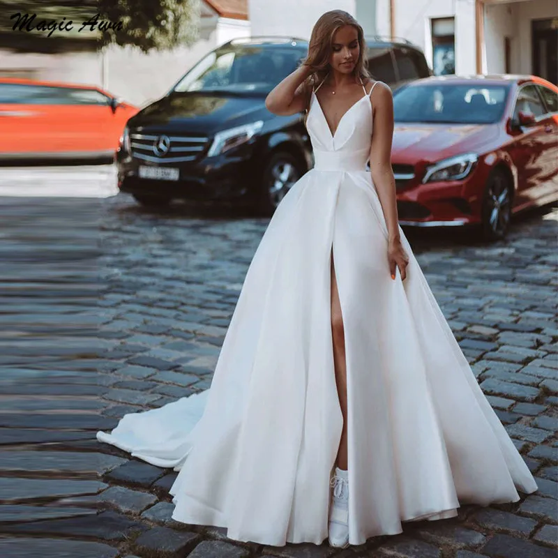 

Magic Awn Simple Satin Wedding Dresses 2021 Spaghetti Straps Backless A-Line Boho Bridal Gowns With Side Split Vestidos Boda