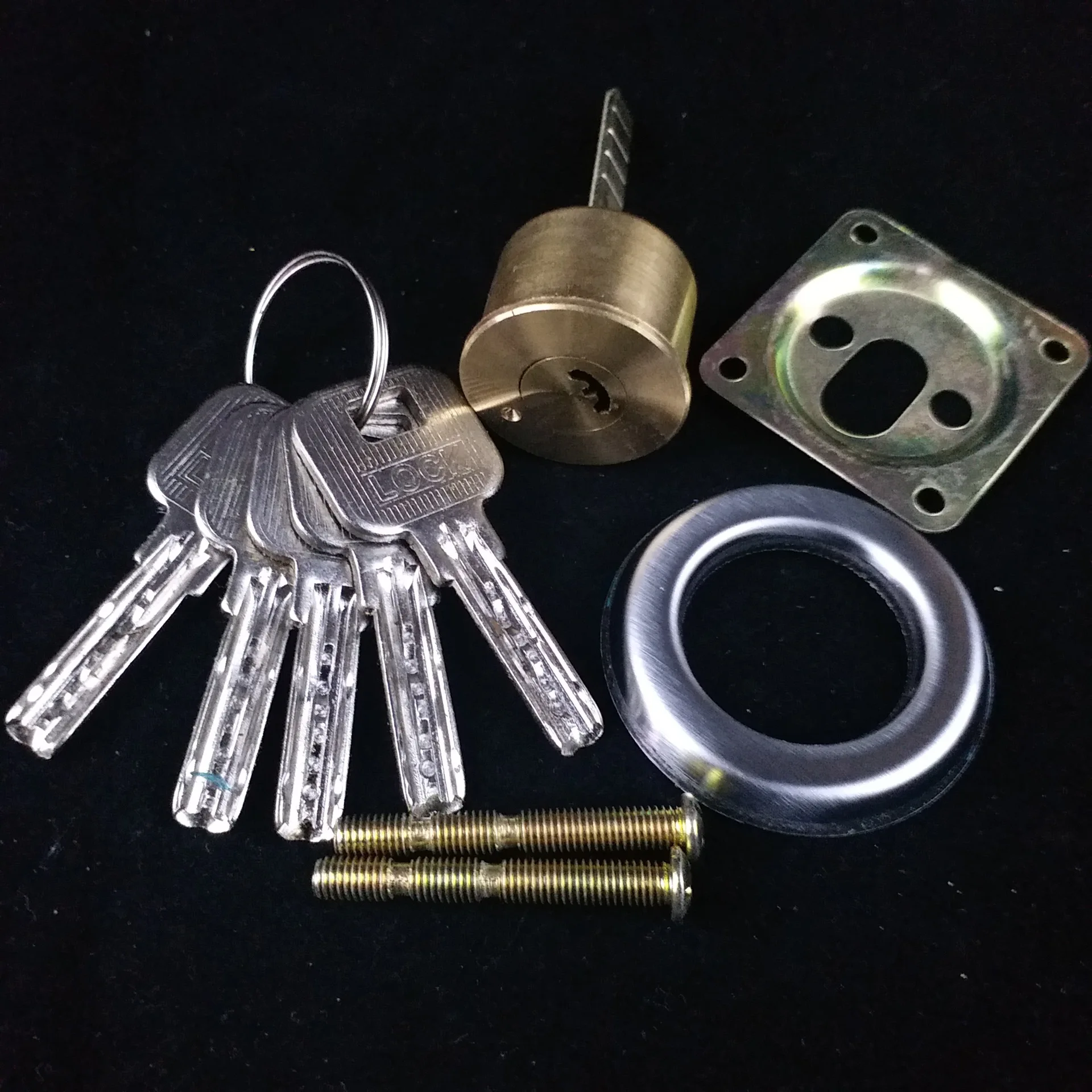 

Exterior Lock Head Crescent Atomic Lock Head Exterior Lock Cylinder Copper Outwear Lock Cylinder Manufacturers Wholesale