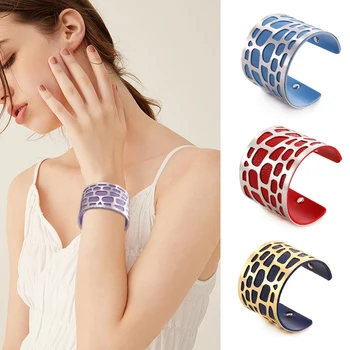 

SKYRIM Giraffe Cuff Bracelets Bangle for Women Dainty Manchette Silvery Golden PU Leather Love Bangles Georgette Pulseiras Femme